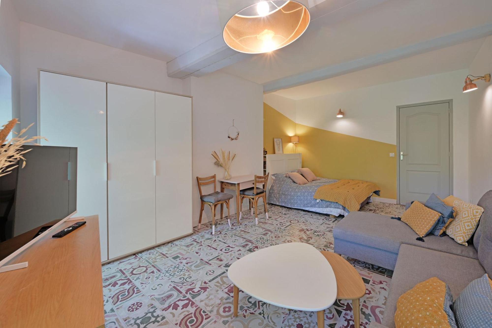 Apartment Le Balcon De L'horloge - - Centre